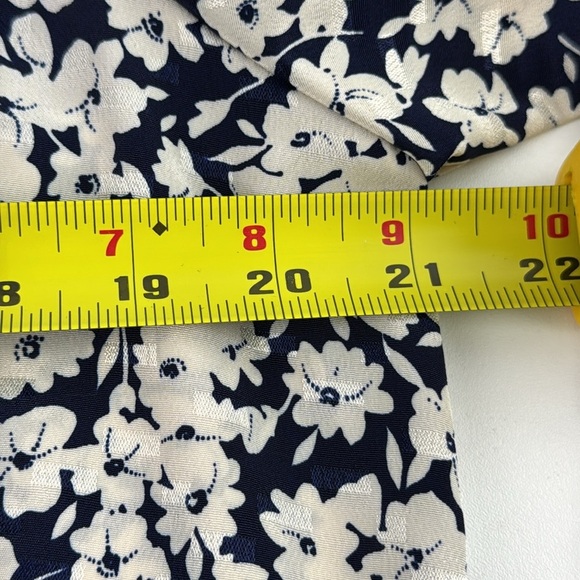 The House of Nu-mode Vintage Navy Blue Floral Long Sleeve Prairie Top - Picture 6 of 9